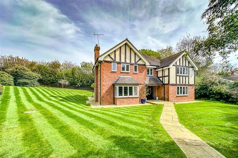 6 bedroom detached house for sale, Townsend Drive, St. Albans, Hertfordshire, AL3