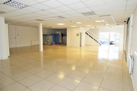 Industrial unit to rent, 8 The Metro Centre, St. Johns Road, Isleworth, TW7 6NJ