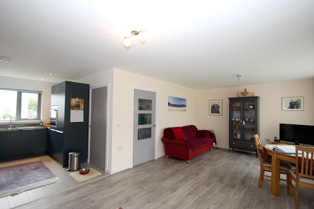 32 Caledonia Place, AVIEMORE, PH22 1NW 3 bed end of terrace house for