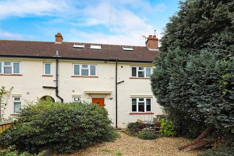 31 Hawthorn Hatch, Brentford, TW8 8NY