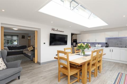 31 Hawthorn Hatch, Brentford, TW8 8NY