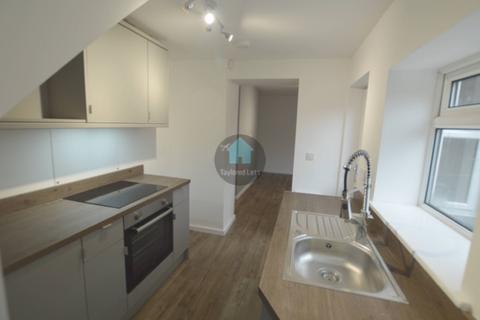 2 bedroom flat to rent, Laurel Street, Wallsend NE28