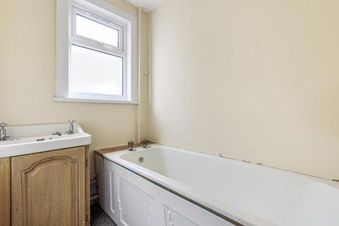 15 Thurlestone Road, London, SE27 0PE