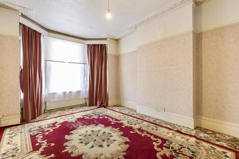 15 Thurlestone Road, London, SE27 0PE