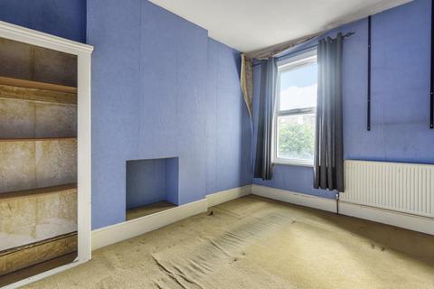 15 Thurlestone Road, London, SE27 0PE