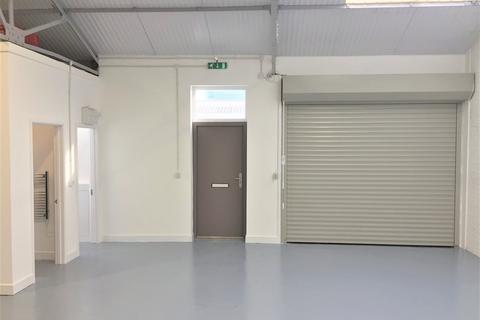 Industrial unit to rent, Unit 9C Set Star Estate, Transport Avenue, Brentford, TW8 9HF