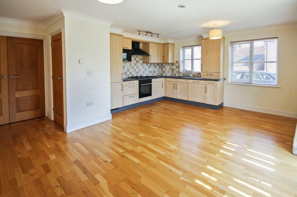 Bellingham Place, Kelvedon CO5 2 bed flat £265,000
