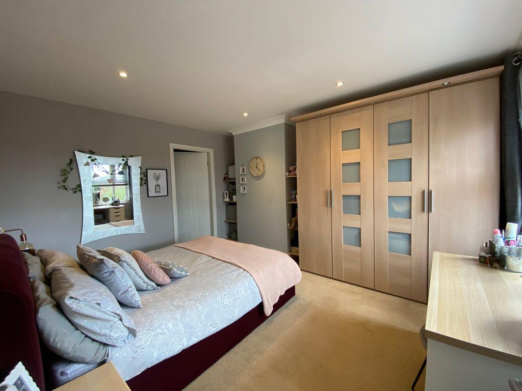 Bedroom 2 (Double)