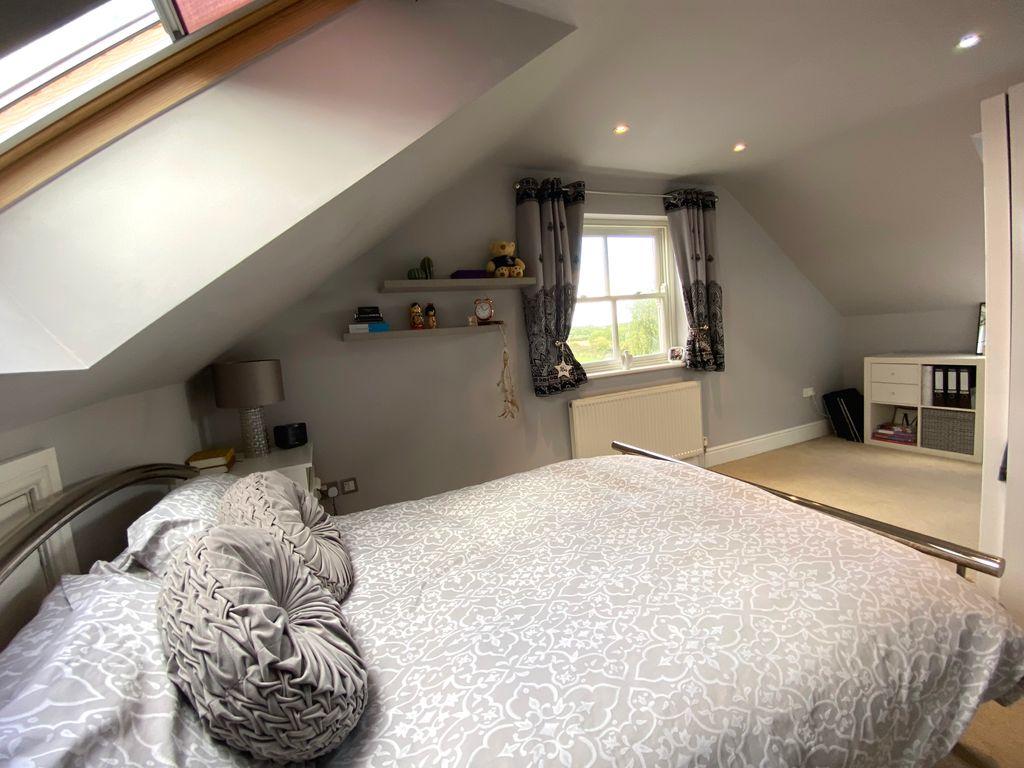 Bedroom 5 (Double)