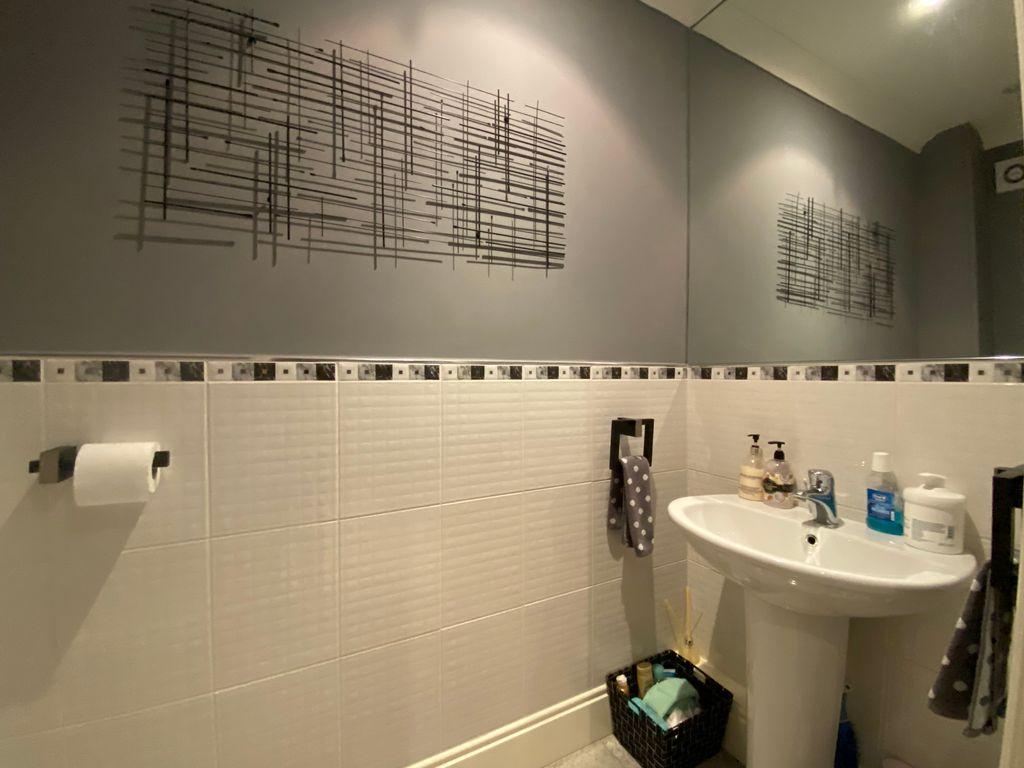 Annexe - Bathroom