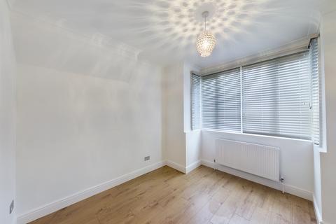 90 Marvels Lane, London, SE12 9PG