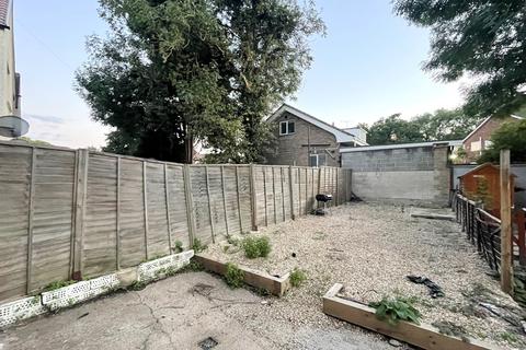 90 Marvels Lane, London, SE12 9PG