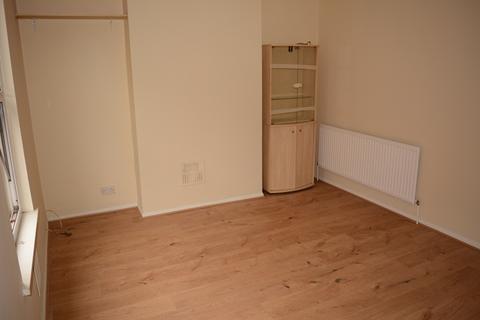 2 bedroom flat to rent - 2 Bedroom First Floor Flat, Town Centre Bedford