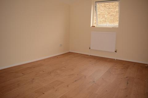 2 bedroom flat to rent - 2 Bedroom First Floor Flat, Town Centre Bedford