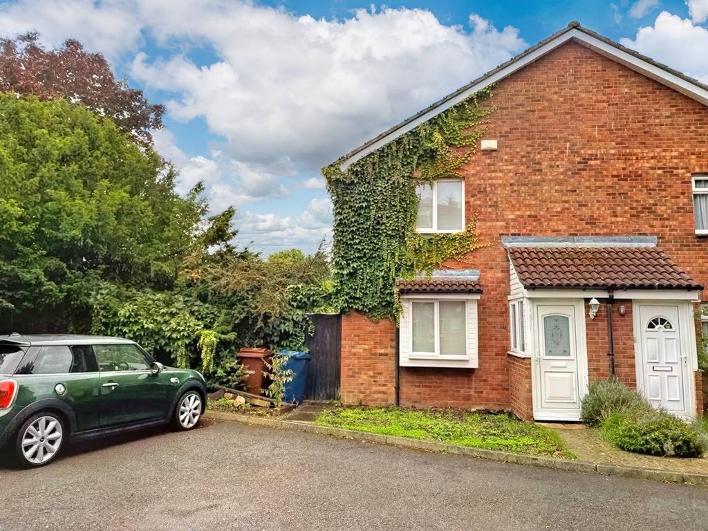 Rufford Close, Harrow HA3 1 bed semidetached house for sale £375,000