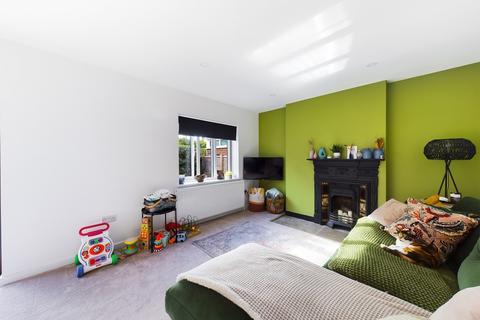 3 bedroom semi-detached house for sale - Peskett Close, Barns Green