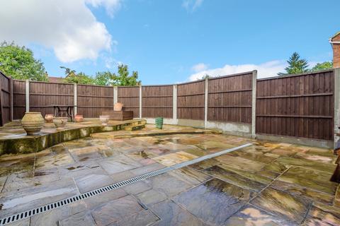 10 Colyer Close, London, SE9 3QG