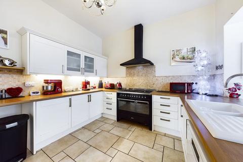 4 bedroom semi-detached house for sale - Priory Road, Torquay