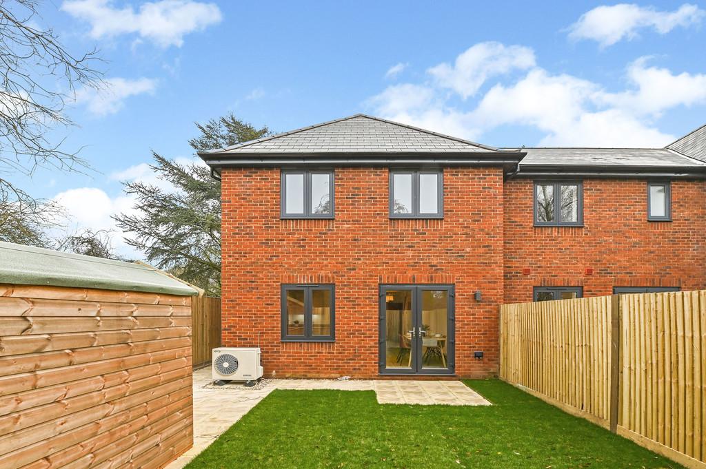 Olivers Battery, Winchester, SO22 3 bed end of terrace house for sale £499,000