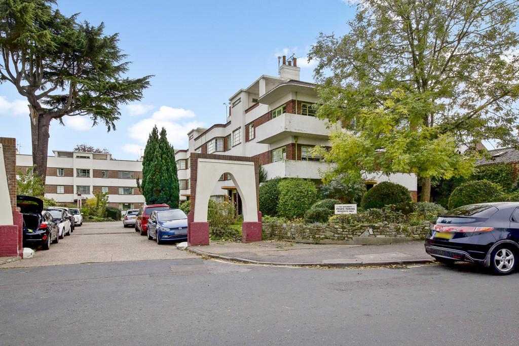 Grosvenor Road, Wanstead 1 bed apartment for sale £360,000