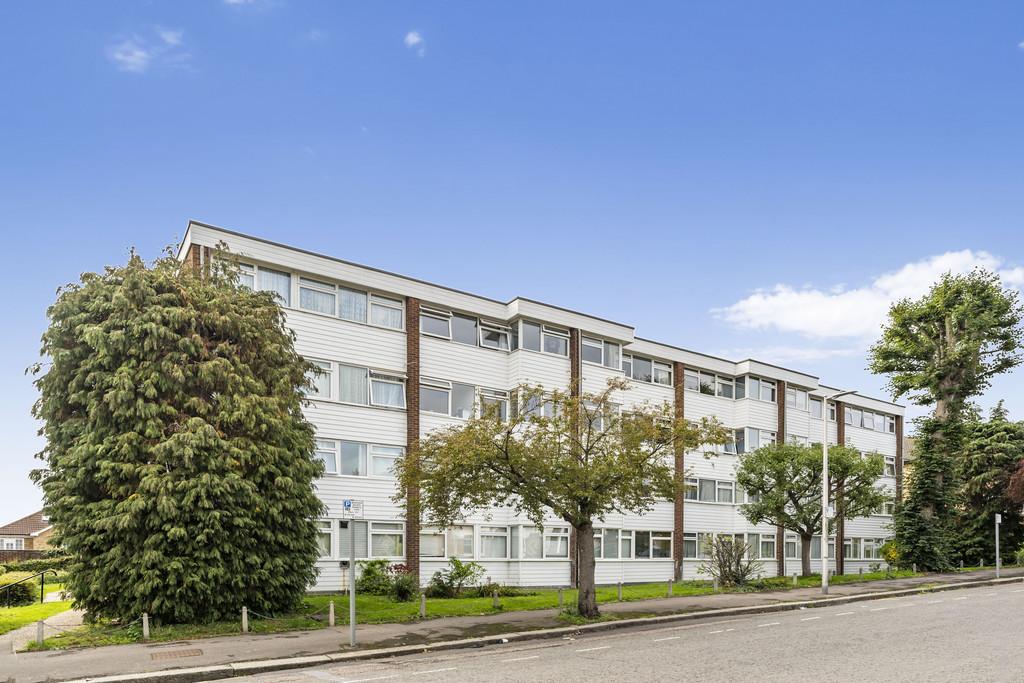 Grove Hill, South Woodford 2 bed apartment for sale £415,000