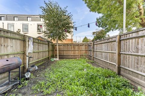 3 bedroom end of terrace house for sale, Ealing Road, Northolt