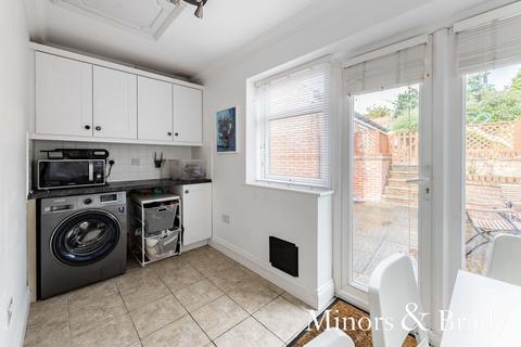 3 bedroom semi-detached house for sale - Valpy Avenue, Norwich