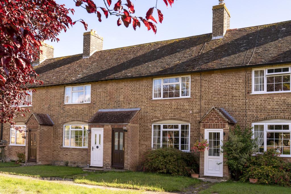 Grebe Square, Upper Rissington 2 bed terraced house £925 pcm (£213 pw)