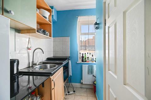 4 bedroom semi-detached house for sale - The Approach, Acton, London W3 7PS