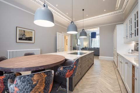 4 bedroom flat to rent, Belgrave Crescent, Edinburgh, EH4