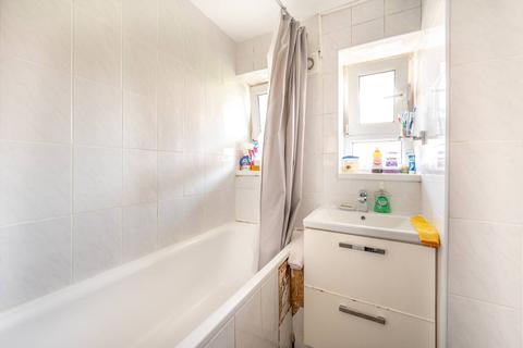 10 Abbey Road, London, E15 3LG