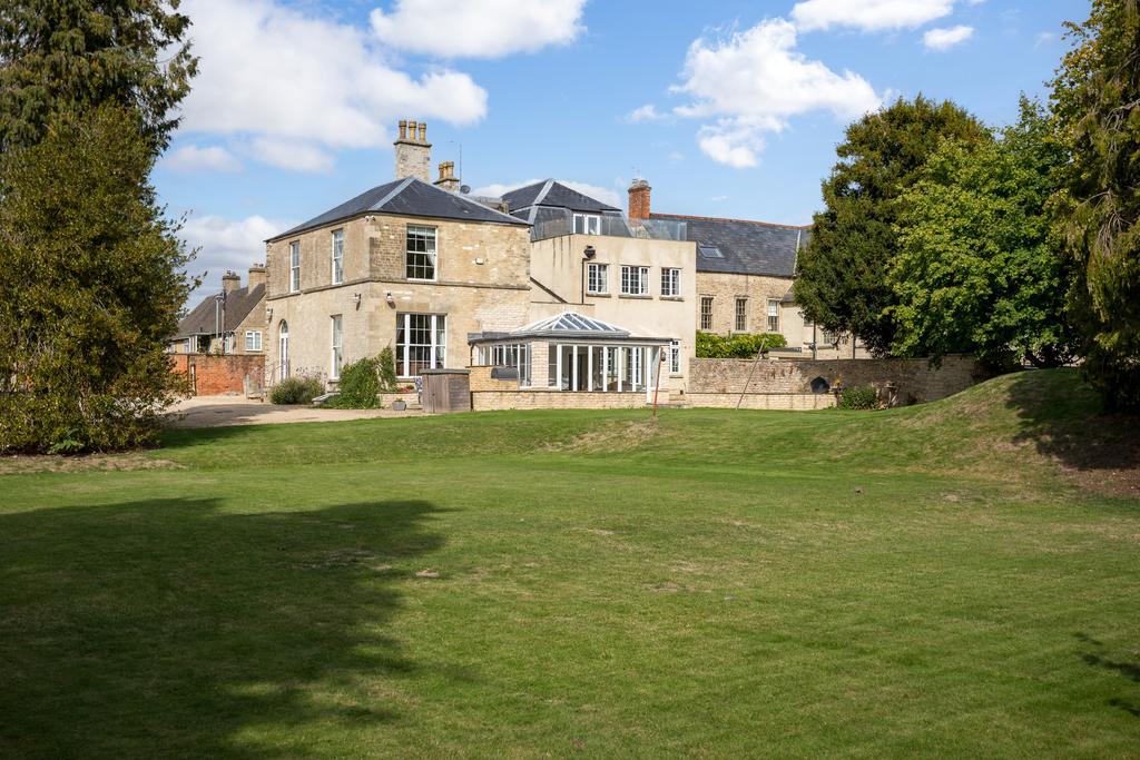Querns House, Cirencester, GL7 1 RL, for sale...