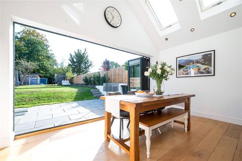 4 bedroom semi-detached house for sale - Hayes Garden, Bromley, BR2
