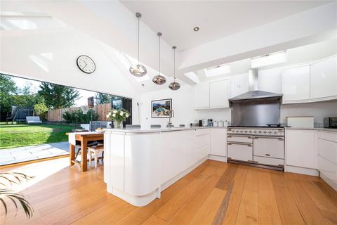 20 Hayes Garden, Bromley, BR2 7DG