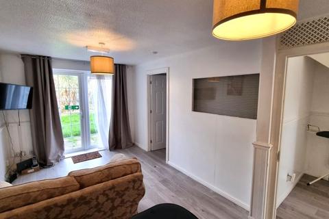 3 bedroom end of terrace house to rent - Temple Close, West Thamesmead, London SE28