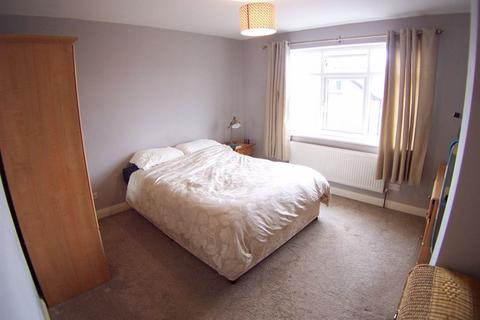 2 bedroom terraced house to rent, Manor Avenue, Leeds