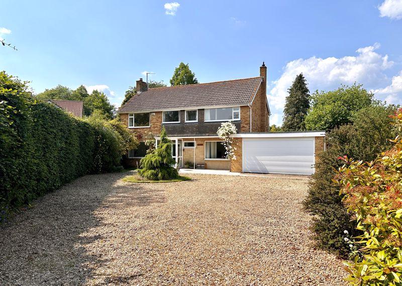Mill Paddock, Regis 5 bed detached house for sale £895,000