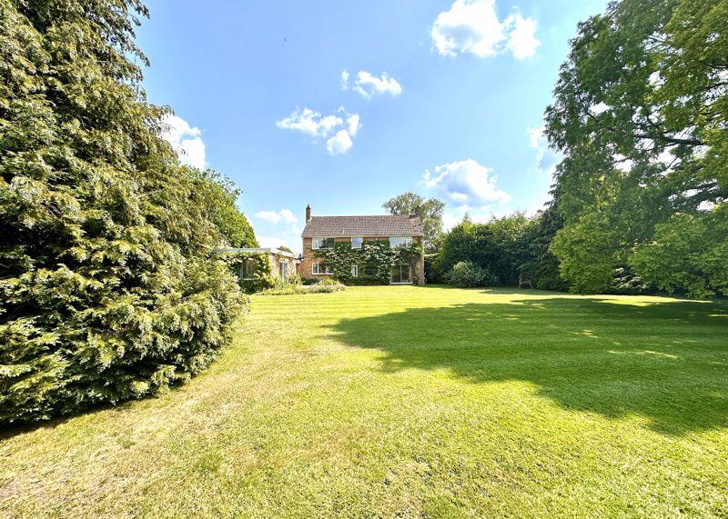 Mill Paddock, Regis 5 bed detached house for sale £895,000