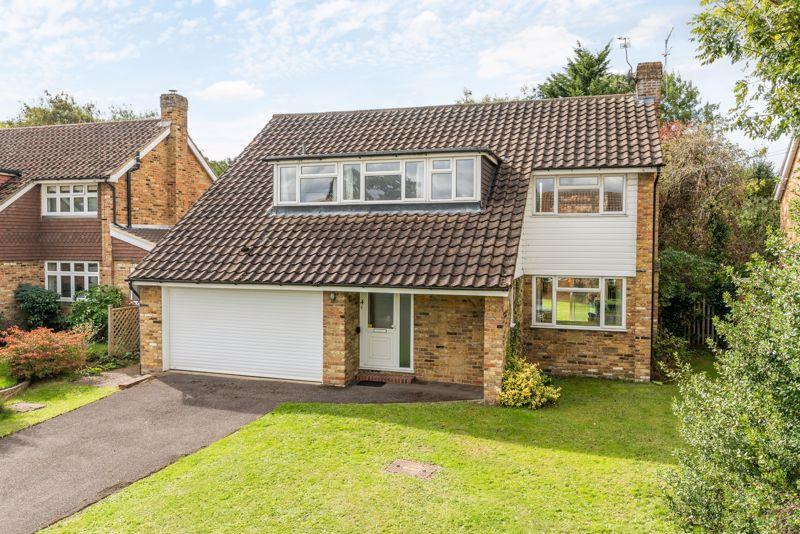 Bookham 4 bed detached house for sale £899,950