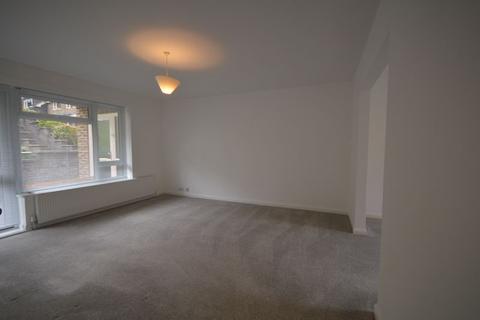 2 bedroom flat to rent - Hurstmere Close, Hindhead