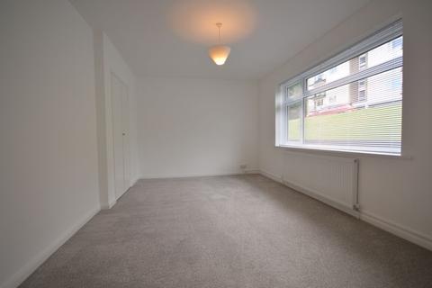 2 bedroom flat to rent - Hurstmere Close, Hindhead