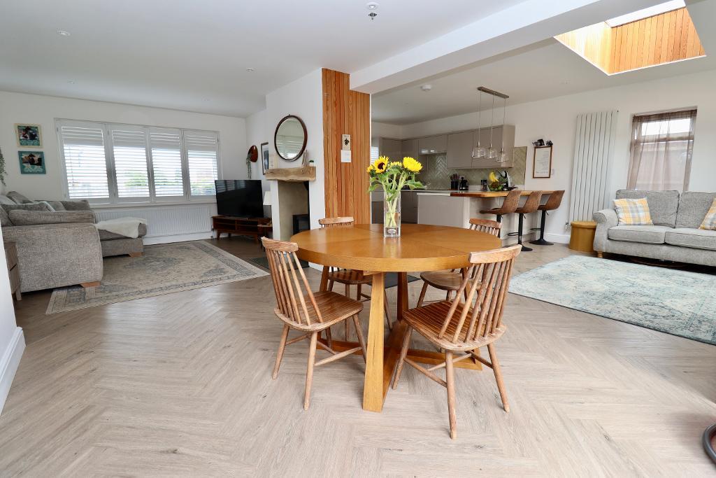 Patterson Close, Deal, Kent, CT14 9LZ 4 bed detached house for sale £