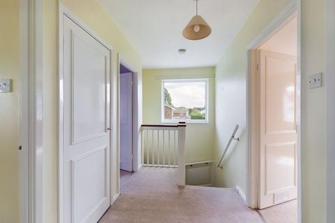 27 North Acre, Banstead, SM7 2EG