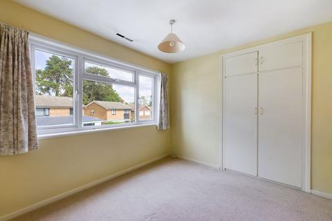 27 North Acre, Banstead, SM7 2EG
