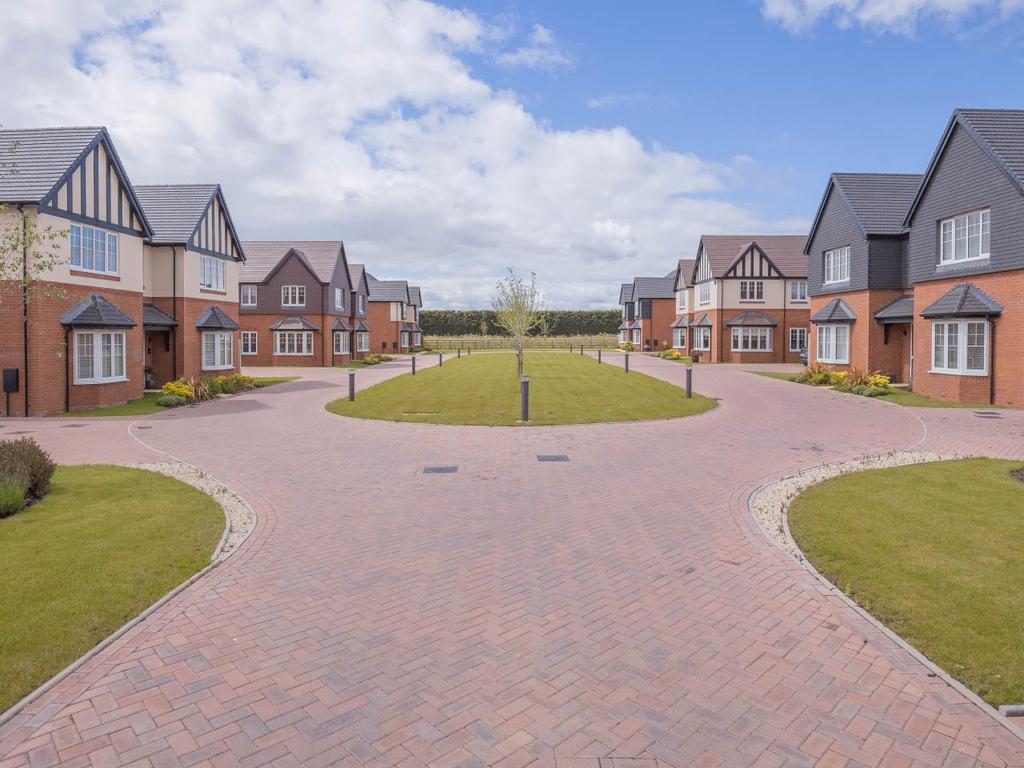 Salford Priors, Evesham, 5 bed house £3,000 pcm (£692 pw)