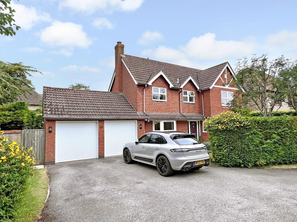 Roman Way, Wantage, OX12 3 bed detached house £525,000