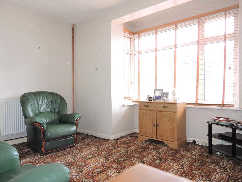 Ashford Crescent, Enfield, EN3 3 bed terraced house £425,000