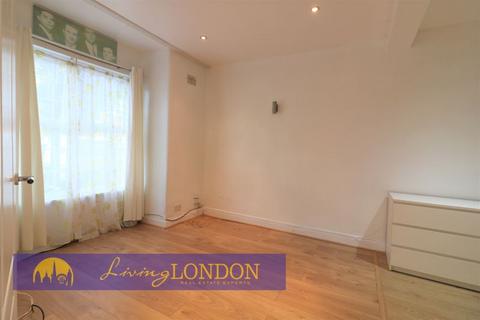 3 bedroom terraced house to rent, Three Bed House To Rent