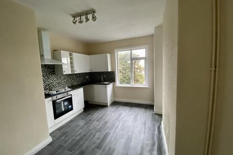 2 bedroom flat to rent - Highfield Road, Idle, Bradford, BD2
