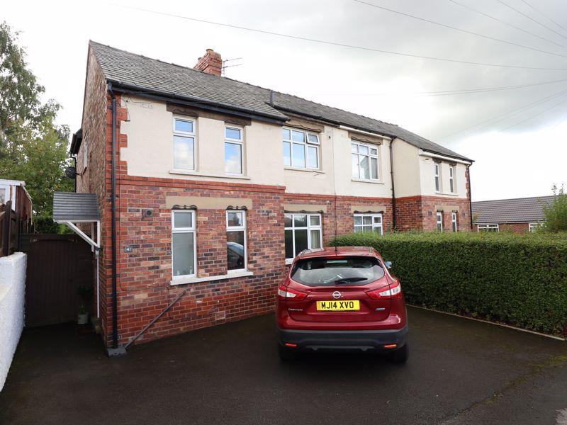 Brookfield Lane, Macclesfield, Cheshire, SK11 7DQ 3 bed semidetached